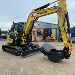 2.6T / 2.7T Digger Hire